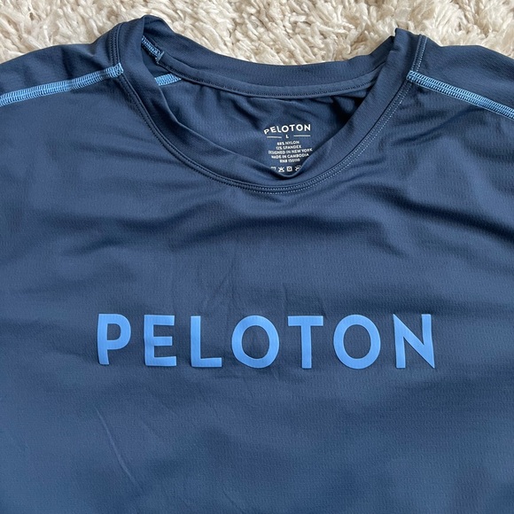 Peloton Tshirt - Picture 2 of 2